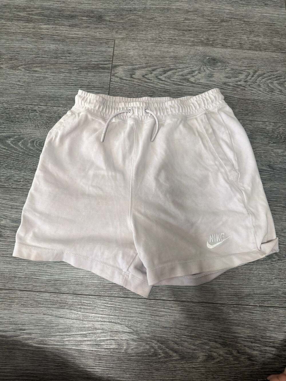 Nike Sportswear Women's Mid-Rise Club Fleece Sweat Shorts